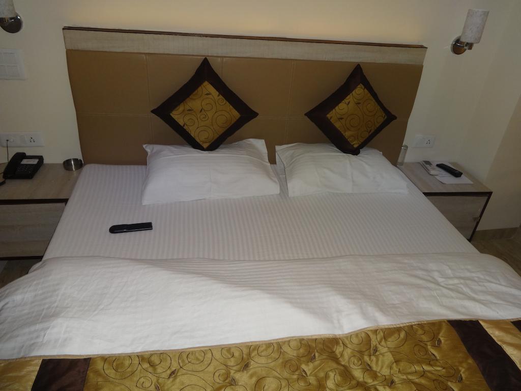 Hotel Grace Nueva Delhi Habitación foto